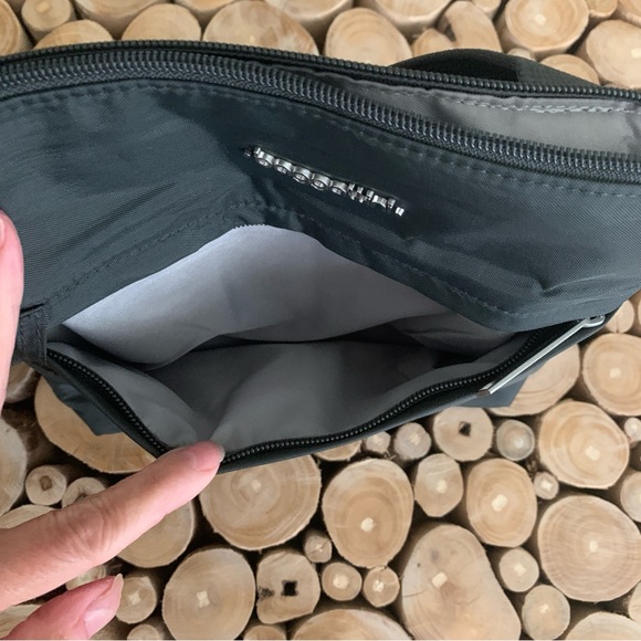 NWOT Baggallini Crossbody Bag - Picture 6 of 10